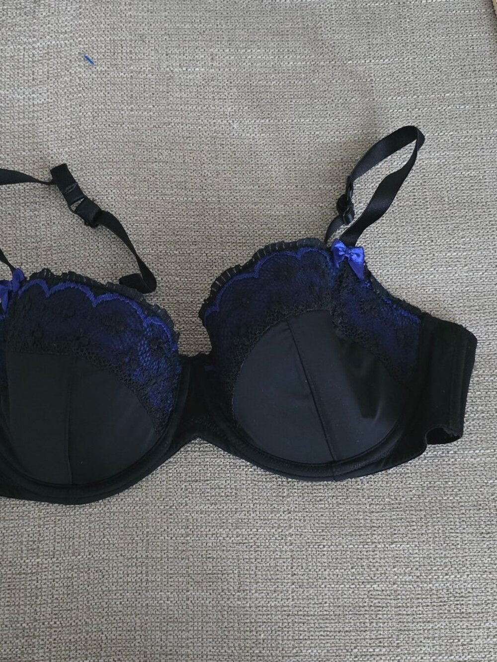 Frederick's Of Hollywood Bra RN 73120 Size 32DD Purple Black Lace Vintage